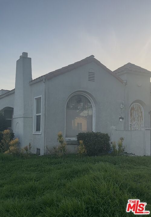 252 W Hardy St, Inglewood, CA, 90301-3747 | Card Image