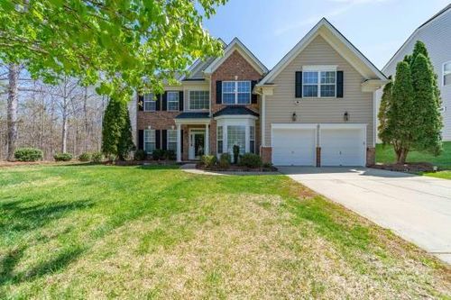 7719 Whisperingwood Dr, Harrisburg, NC, 28075-6702 | Card Image