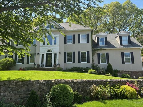 7 Thornwood Dr, Lincoln, RI, 02865-4960 | Card Image