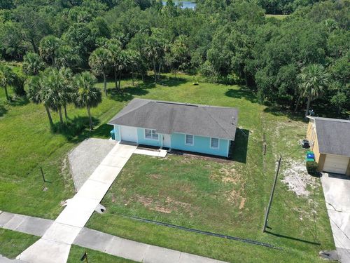 279 Englar Dr, SEBASTIAN, FL, 32958-5605 | Card Image