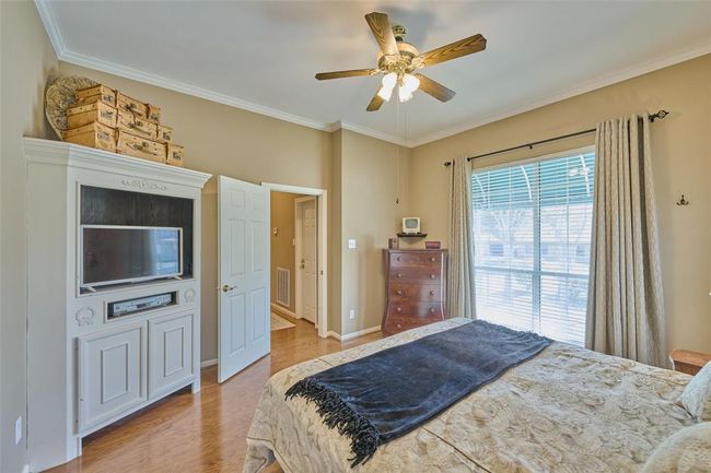 Tons of built-ins everywhere + all Televisions will remain | Image 27