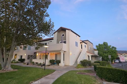 202-21227 Trumpet Dr, Newhall, CA, 91321-4269 | Card Image