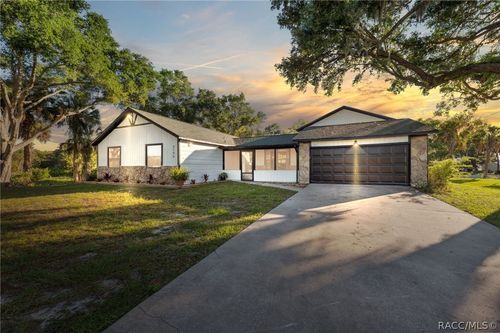 2195 N Slewfoot Path, Crystal River, FL, 34429-5213 | Card Image