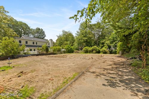23 Halsey Dr, Old Greenwich, CT, 06870-1228 | Card Image