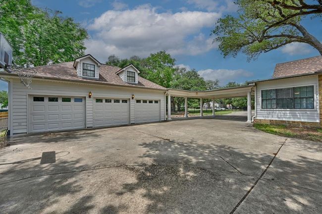 3 car garage | Image 4