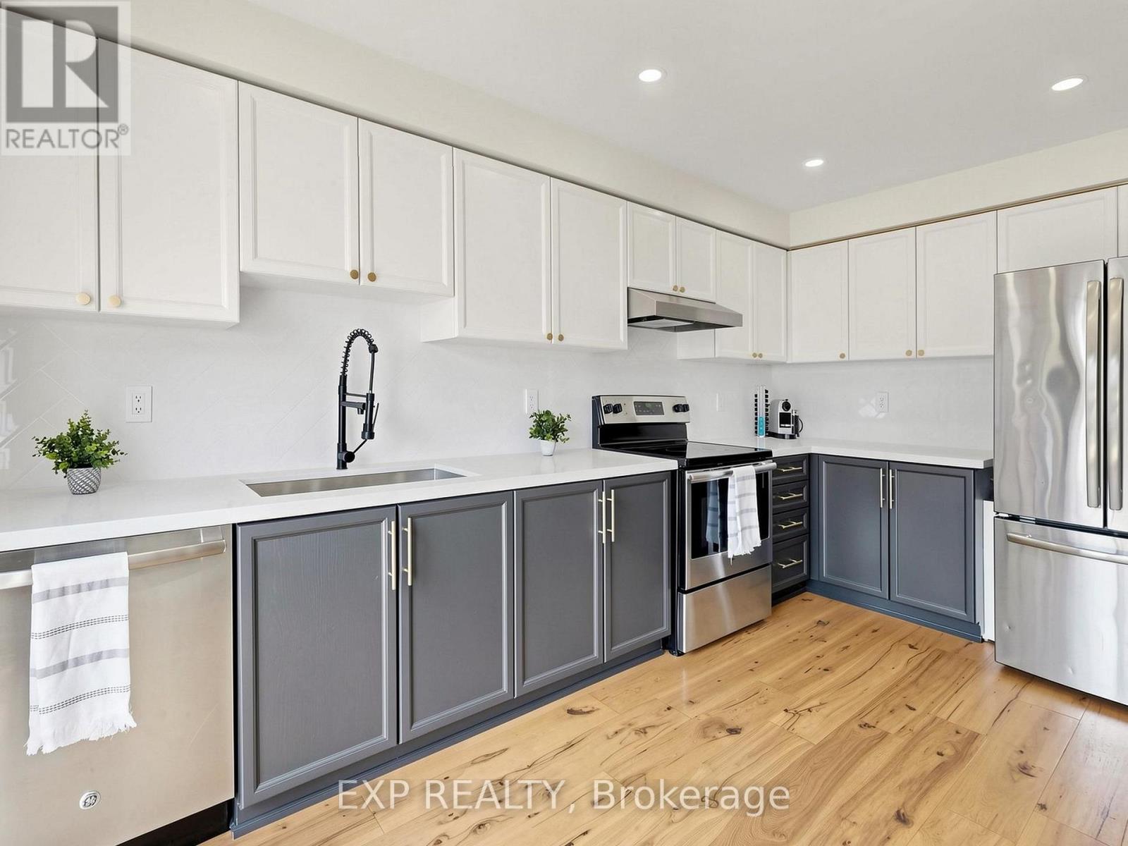 Residential in New Tecumseth (Tottenham) 5