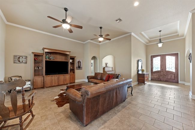 13801 Krause Rd, Home with 4 bedrooms, 3 bathrooms and 6 parking in Holland TX | Image 5