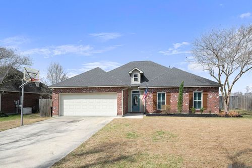 43092 Sycamore Bend Ave, Gonzales, LA, 70737-7774 | Card Image