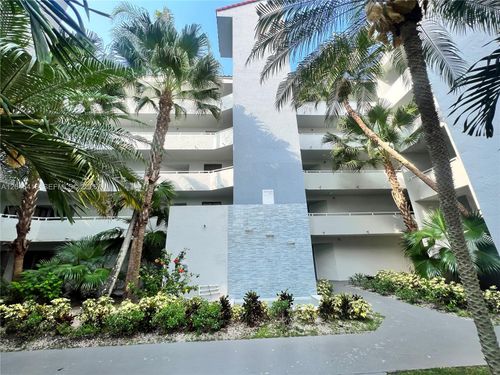 e-209-8255 Sw 152nd Ave, Miami, FL, 33193-4068 | Card Image