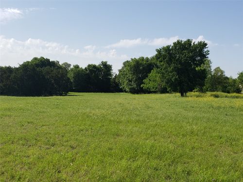 200 Christine Ln, Liberty Hill, TX, 78642-4609 | Card Image