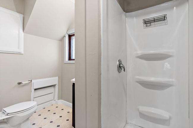 Lower unit bathroom with shower | Image 12