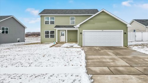 611 Apple Valley Rd, Harvard, IL, 60033-7613 | Card Image
