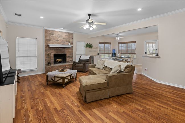 392 Old Highway 6, House other with 3 bedrooms, 2 bathrooms and null parking in Howe TX | Image 12
