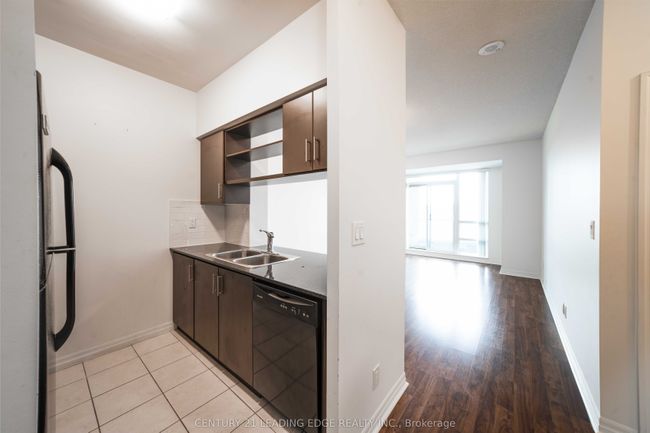 1802 - 30 Herons Hill Way, Condo with 2 bedrooms, 1 bathrooms and null parking in North York ON | Image 13