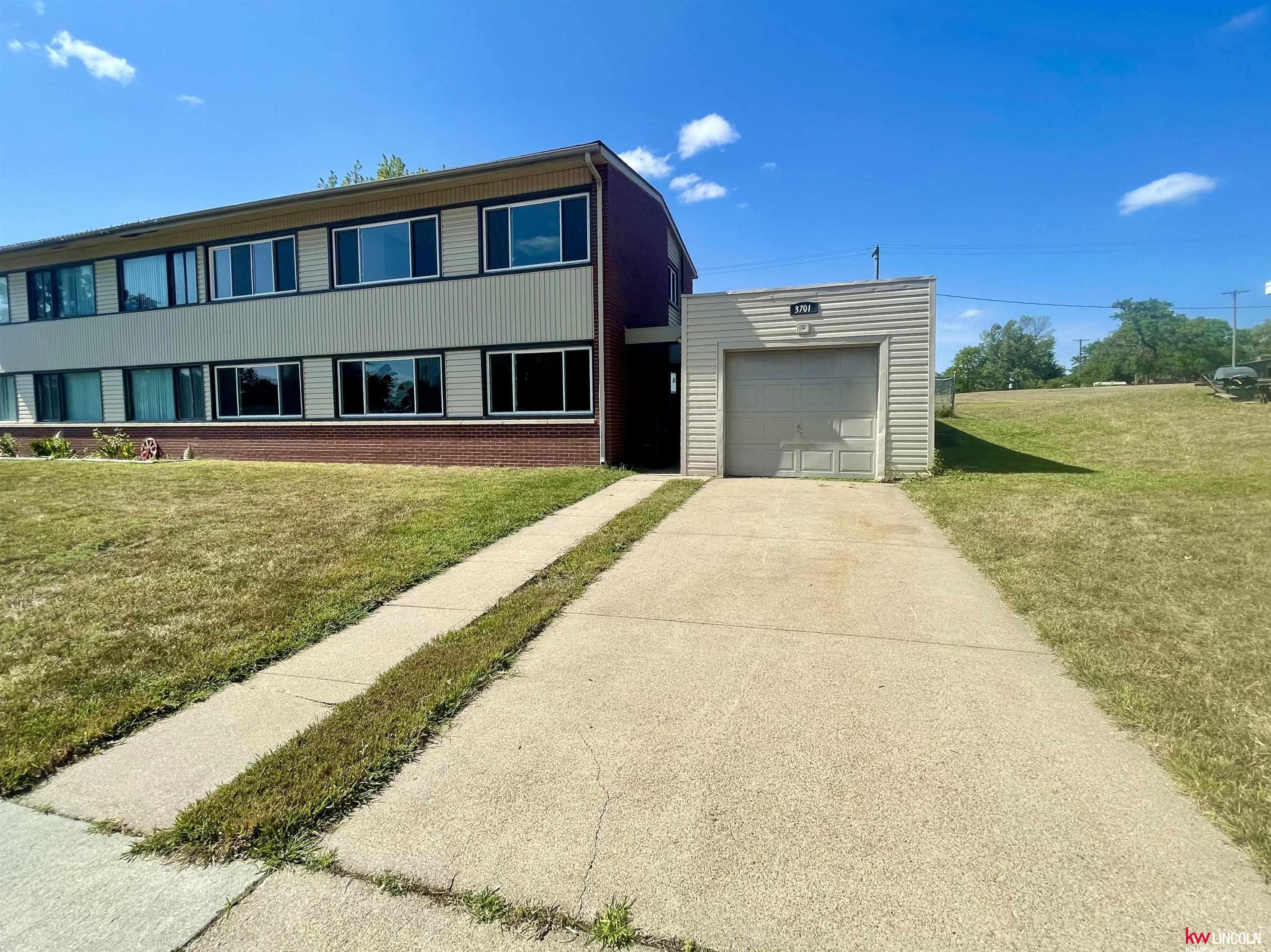 54th St, Lincoln, NE 68524