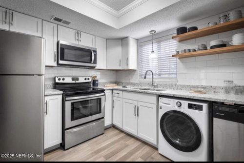 7-6655 Bell Tower Ct, JACKSONVILLE, FL, 32217-3015 | Card Image