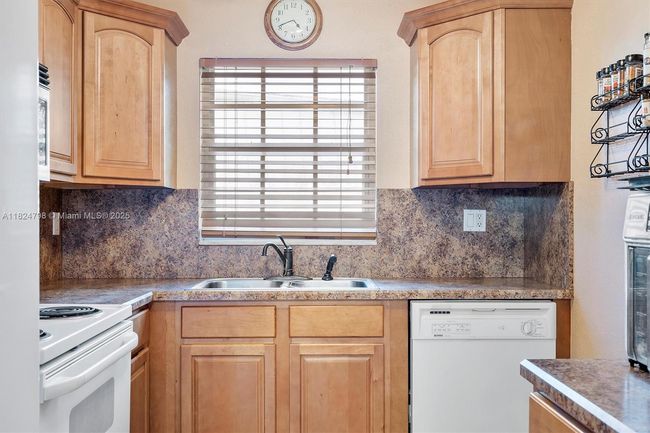 APT-4 - 3660 Citrus Trce, Condo with 2 bedrooms, 2 bathrooms and null parking in Davie FL | Image 8