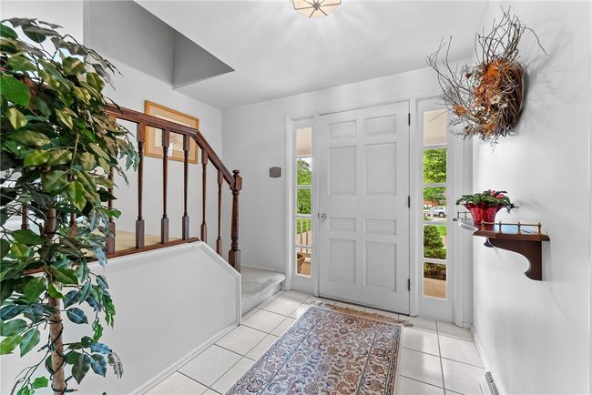 1467 Meteor Cir, House other with 3 bedrooms, 3 bathrooms and 2 parking in Upper St. Clair PA | Image 5
