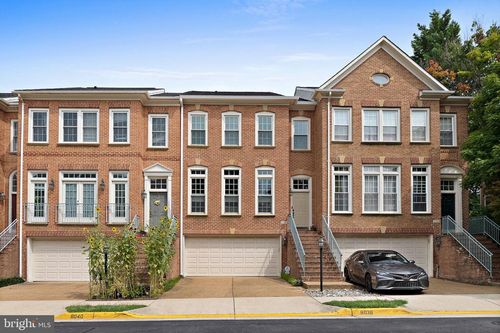 8038 Kidwell Town Ct, VIENNA, VA, 22182-3932 | Card Image