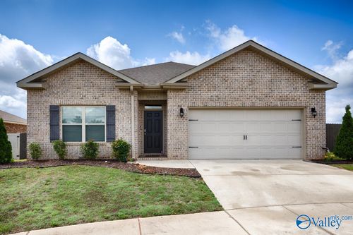 7009 Lost Creek Dr Nw, Huntsville, AL, 35806-3044 | Card Image