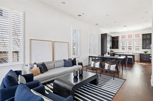 1023 Juniper St, Austin, TX, 78702-1986 | Card Image