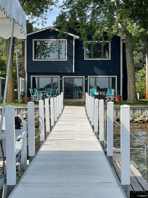 2209 Lakeshore Dr, Milford, IA, 51351-7313 | Card Image