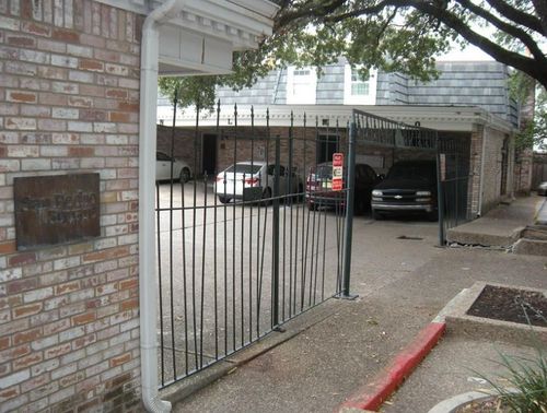 apt-2-2704 San Pedro St, Austin, TX, 78705-3924 | Card Image