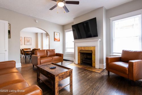 1806 Fernwood Ave, Louisville, KY, 40205-1402 | Card Image