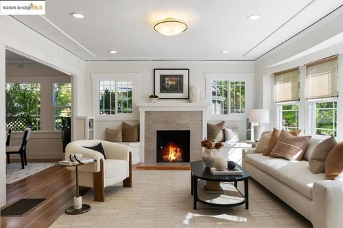 3056 California St, Oakland, CA, 94602-3330 | Card Image