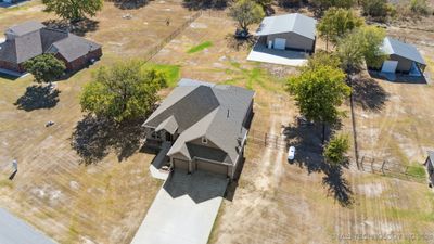 3800 E Maple Drive, House other with 4 bedrooms, 2 bathrooms and null parking in Collinsville OK | Image 3