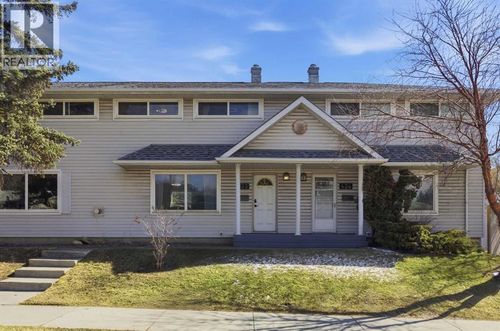 4525 31 St Sw, Calgary, AB, T3E2P8 | Card Image