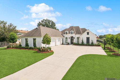 6070 Royal Palms Dr, Gonzales, LA, 70737-8572 | Card Image