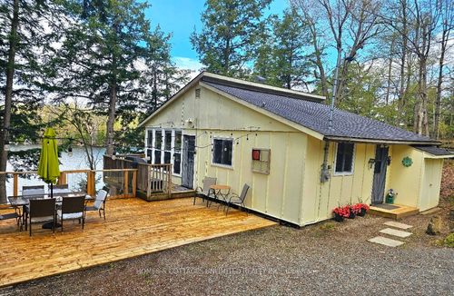 3048 Crozier B Rd, Tay Valley, ON, K0H2B0 | Card Image