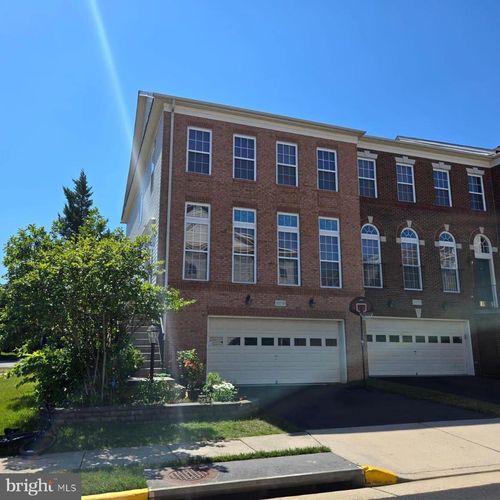 22068 Avonworth Sq, BROADLANDS, VA, 20148-6015 | Card Image