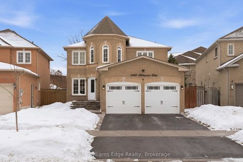 6760 Dillingwood Drive, Mississauga, ON, L5N7A2 | Card Image