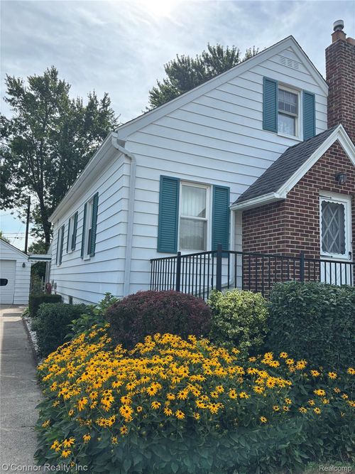 1418 20th St, Port Huron, MI, 48060-5510 | Card Image