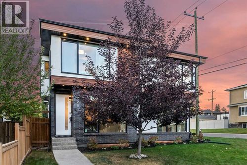 2201 24a St Sw, Calgary, AB, T3E1V7 | Card Image