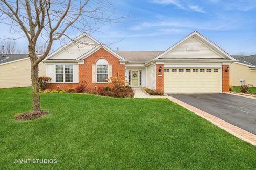 573 Tuscan View, Elgin, IL, 60124 | Card Image