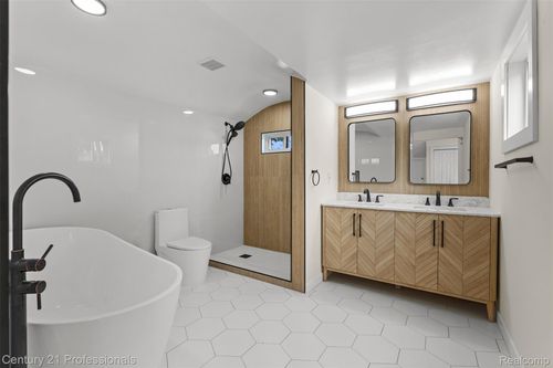 16809 Woodingham Dr, Detroit, MI, 48221-4921 | Card Image