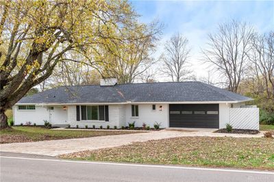 5633 Little Sugar Creek Road, House other with 3 bedrooms, 2 bathrooms and null parking in Bellbrook OH | Image 2