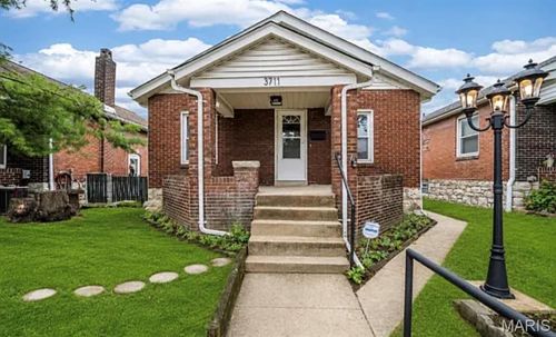 3711 Oak Hill Ave, Saint Louis, MO, 63116-3610 | Card Image