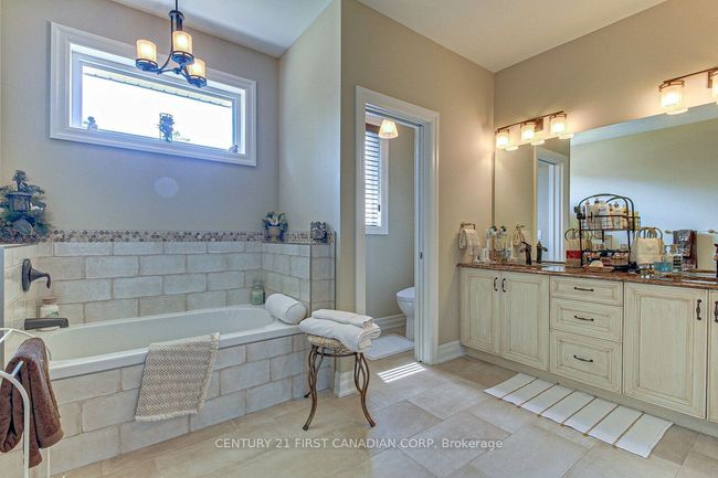 2129 Lockwood Cres, House other with 2 bedrooms, 2 bathrooms and 2 parking in Mount Brydges ON | Image 24