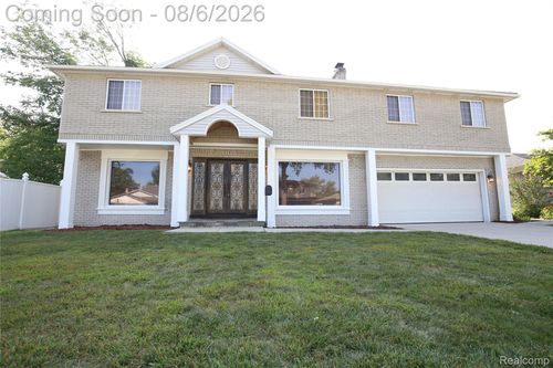 519 Berwyn St, Dearborn Heights, MI, 48127-3724 | Card Image