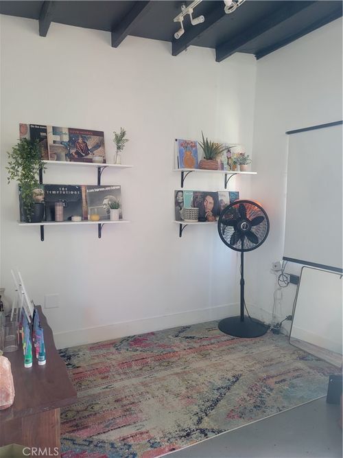2824 E 10th St, Long Beach, CA, 90804-4809 | Card Image