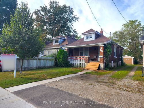 819 Quebec St, London, ON, N5Y1X3 | Card Image