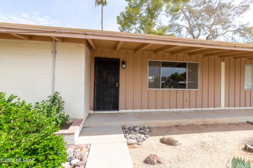 12-5901 N Oracle Rd, Tucson, AZ, 85704-3827 | Card Image