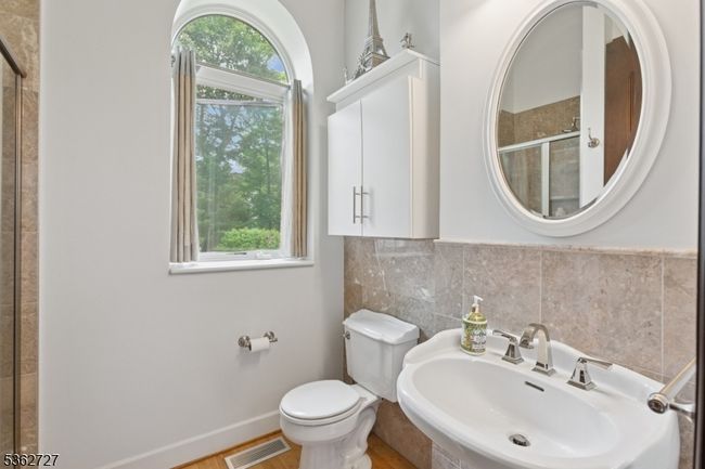 27 Mare Haven Ct, House other with 5 bedrooms, 4 bathrooms and null parking in North Brunswick NJ | Image 21