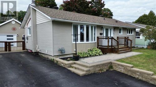 25 Valley Cres, Elliot Lake, ON, P5A2G5 | Card Image