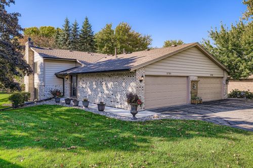 2781 Robinwood Way, Woodbury, MN, 55125-2758 | Card Image