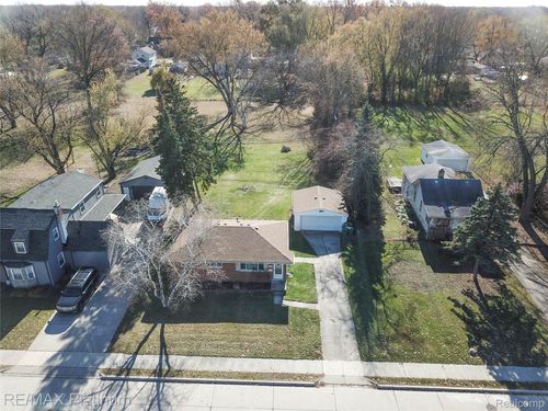 28979 Bock St, Garden City, MI, 48135-2806 | Card Image